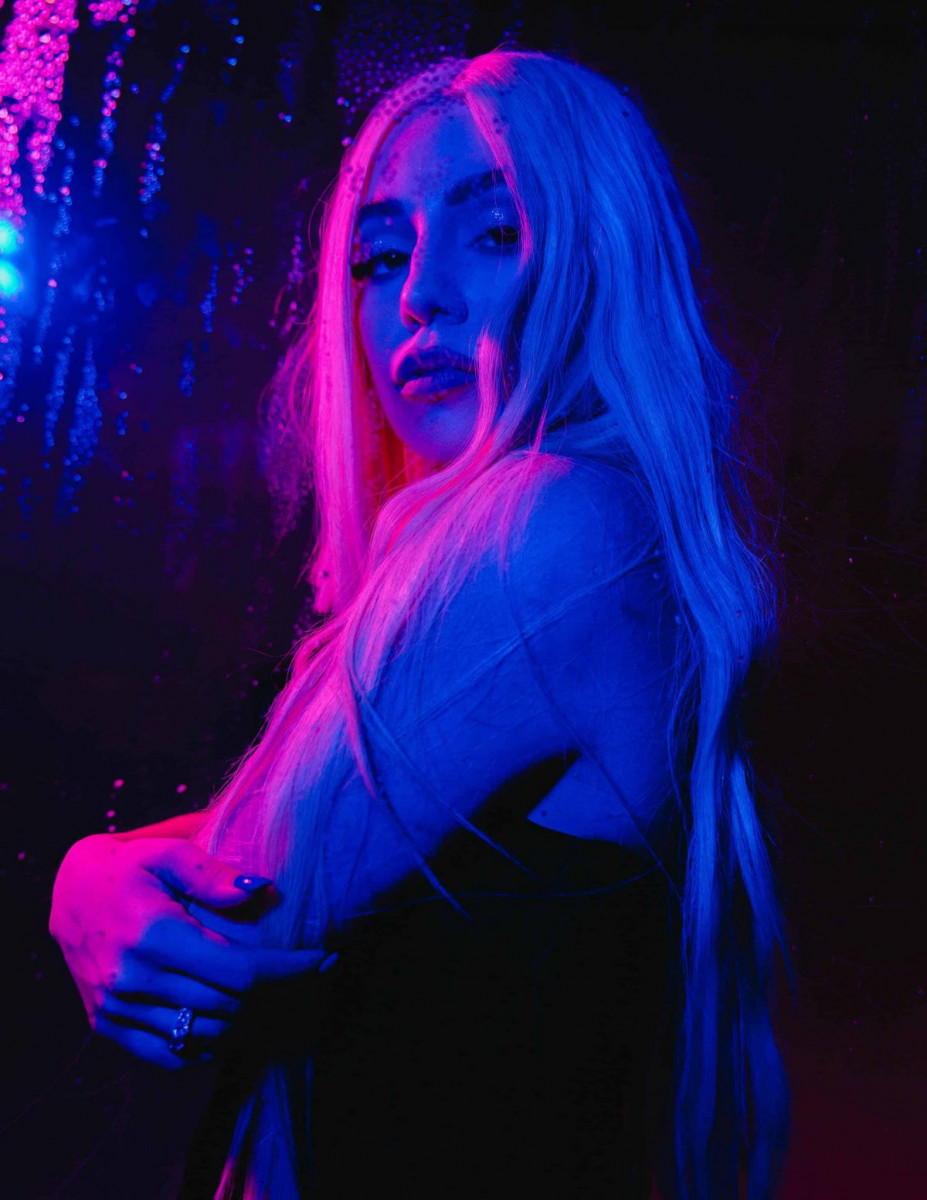 22+ Ava Max обои на телефон от kapitolina99