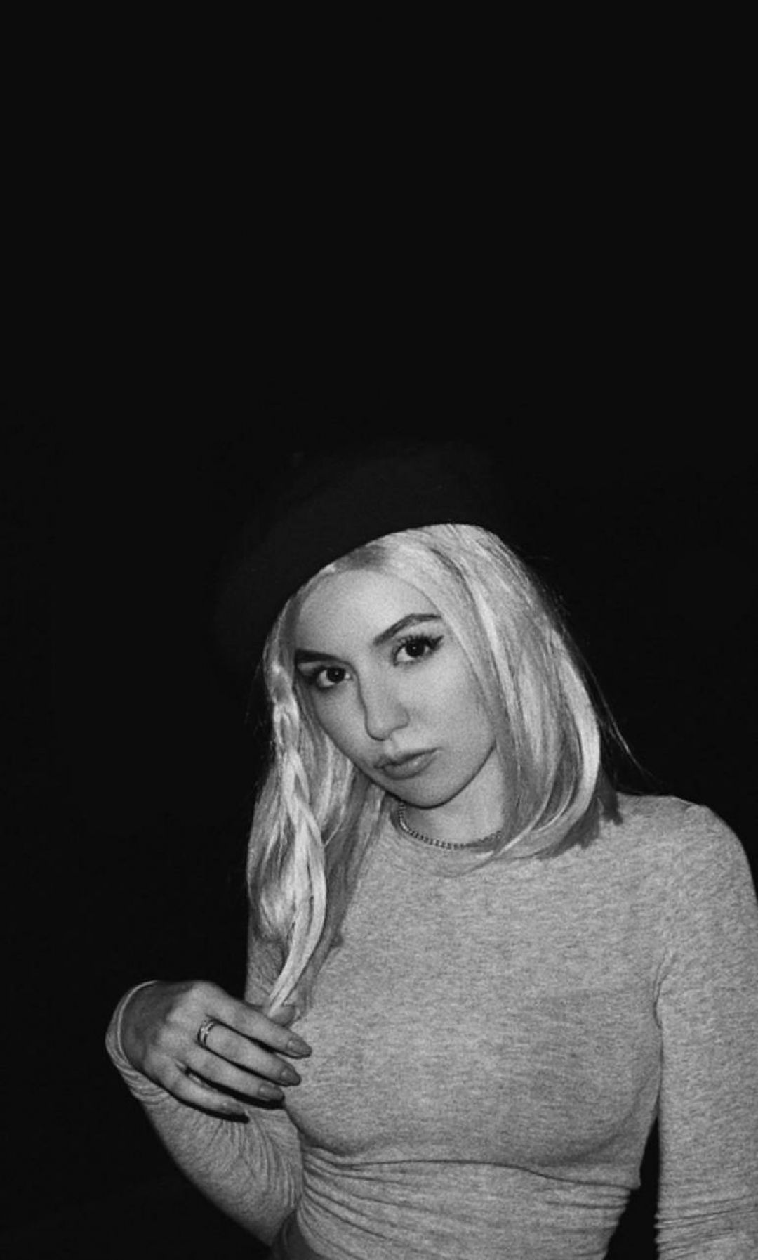 1080x1793   Обои Ava Max от MatteoLucentiniVEVO - 03 - Бесплатно на ZEDGE ™ 