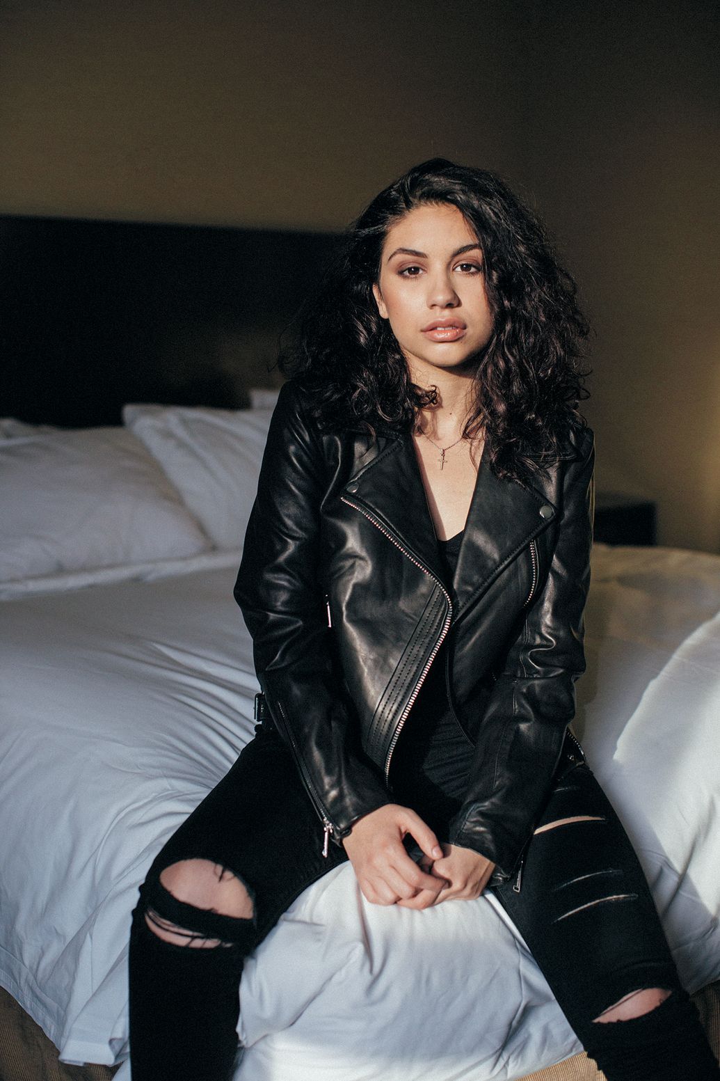 1035x1553  Alessia Cara Wallpapers - Лучшие бесплатные фоны Alessia Cara - WallpaperAccess