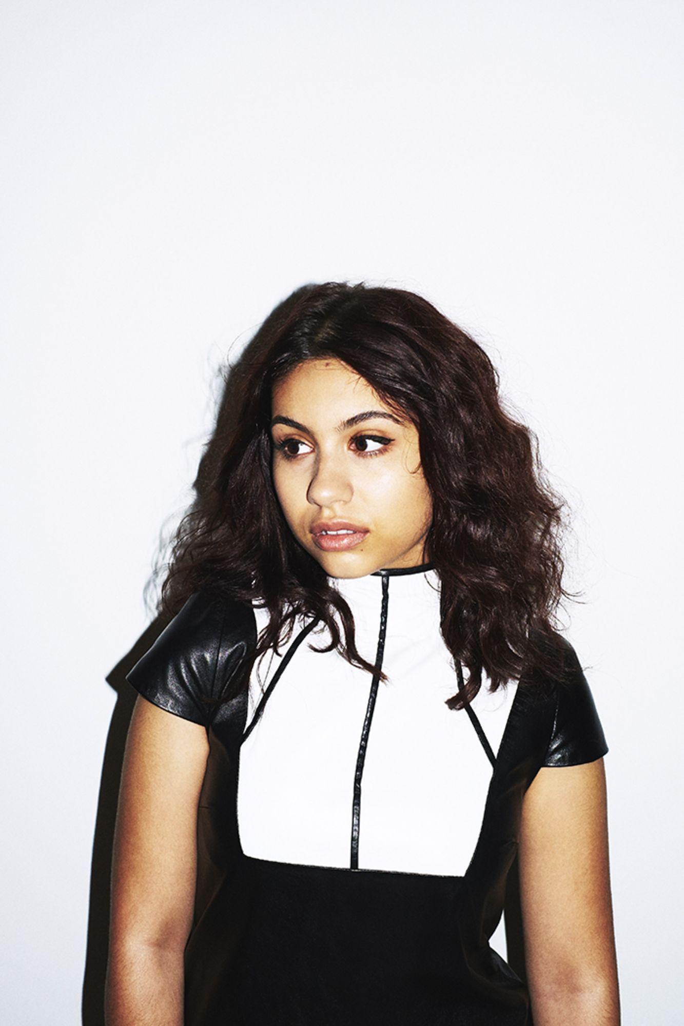 1333x2000  Alessia Cara Обои 1080 × 1620 # 18802 | HD обои