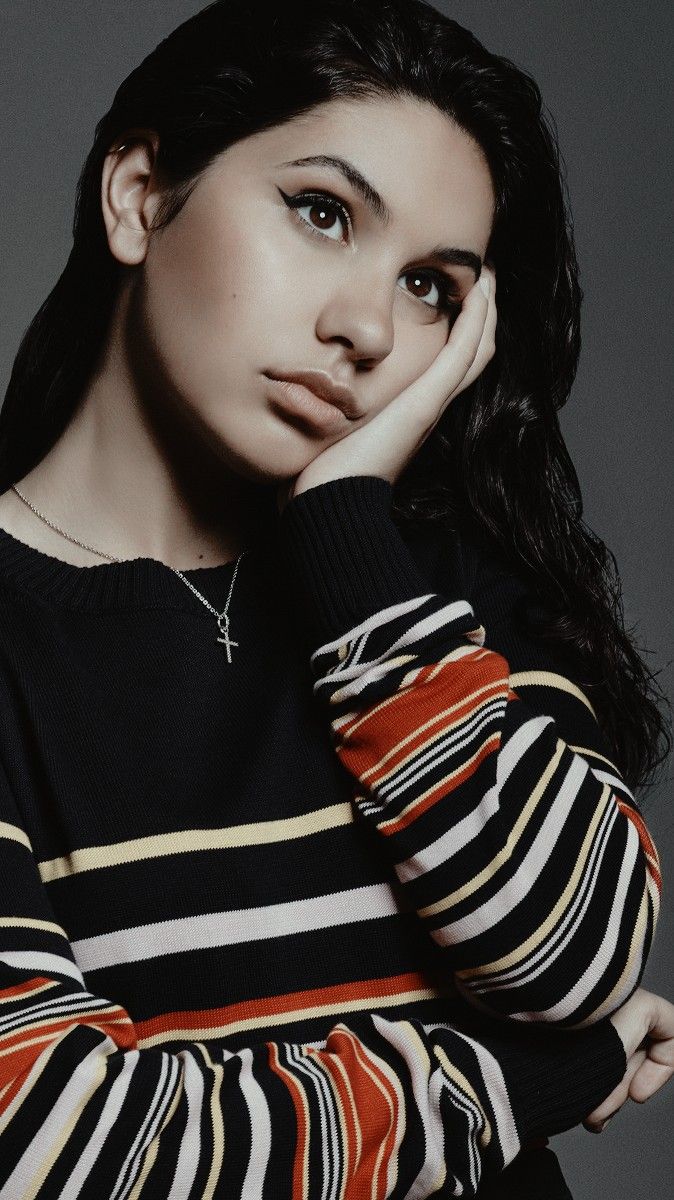 674x1200  Alessia Cara Обои - Обои Cave