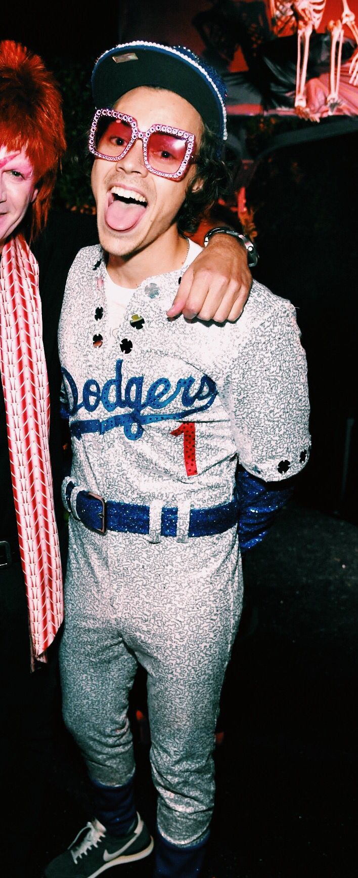 708x1735   Элтон Джон Фезерс обои от 2xgoats4 - 84 - Бесплатно на ZEDGE ™ 