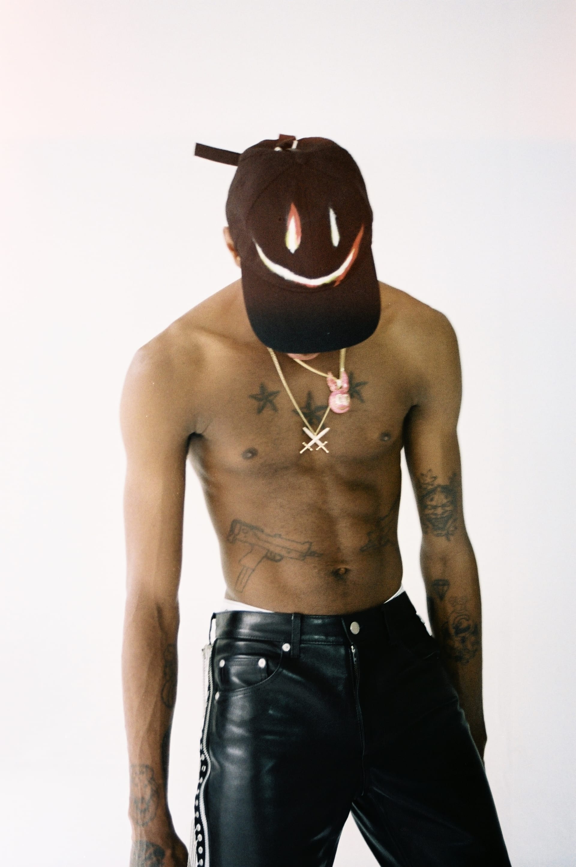 1920x2886   Понимание придуманной Октавианом Лондоном звезды прорыва | Complex