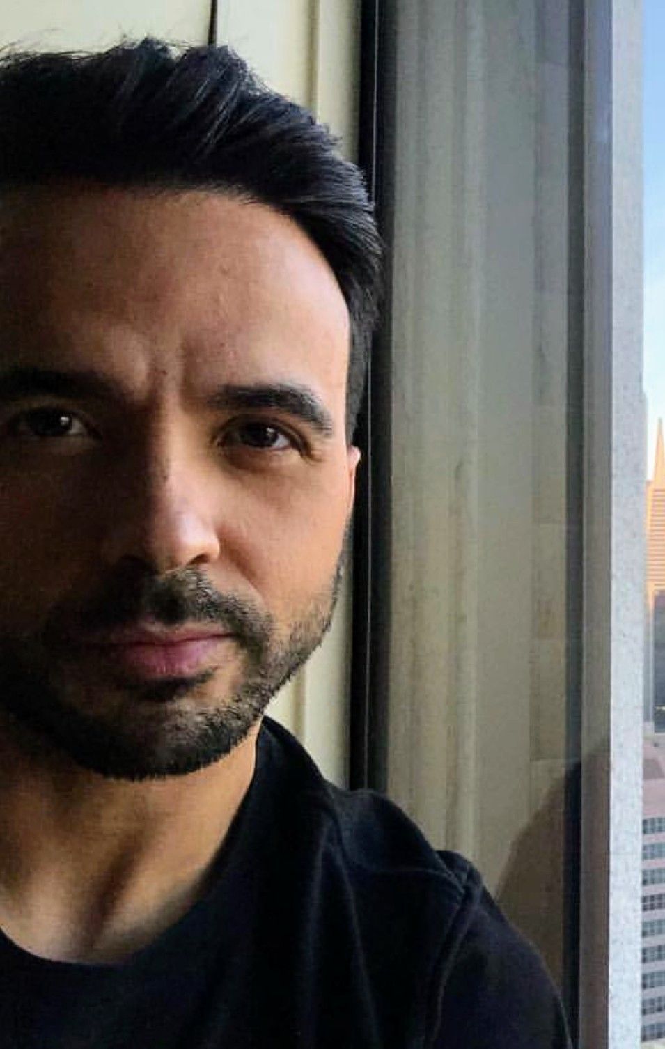 955x1506  Luis Fonsi Bmp Wallpaper Photo Shared By Dell10 | Поклонники делятся изображениями