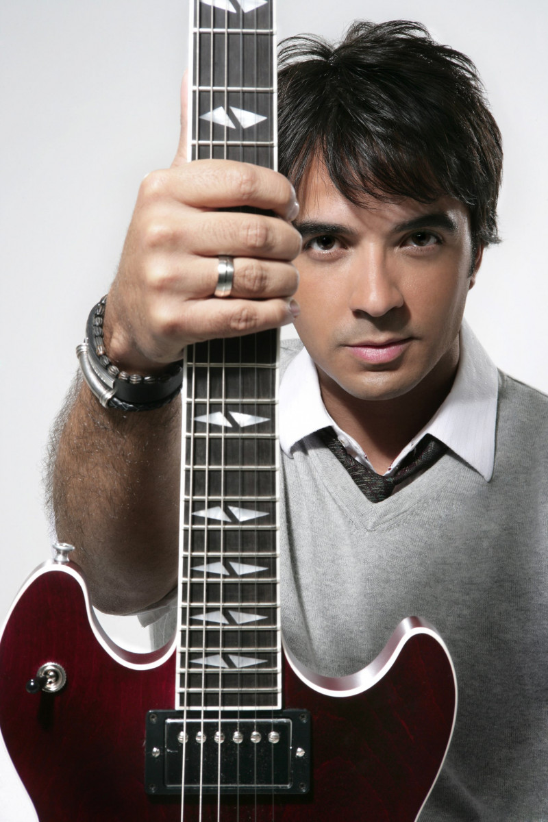 800x1200  Luis Fonsi Nice Wallpaper для Android - Скачать APK