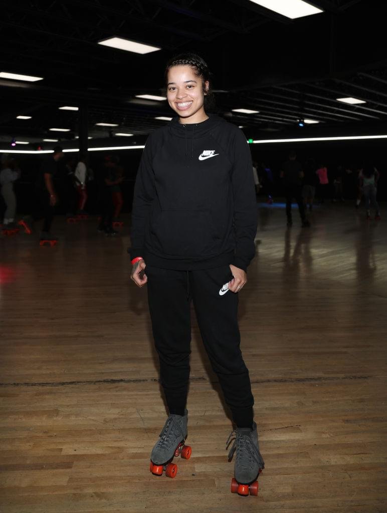 772x1024  Ella Mai | Знаменитости обои Красивые обои iphone Художники 