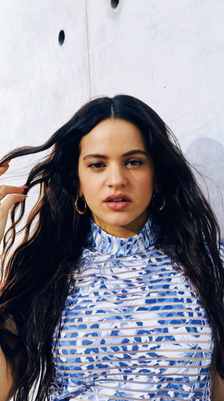 716x1280   Rosalía 
