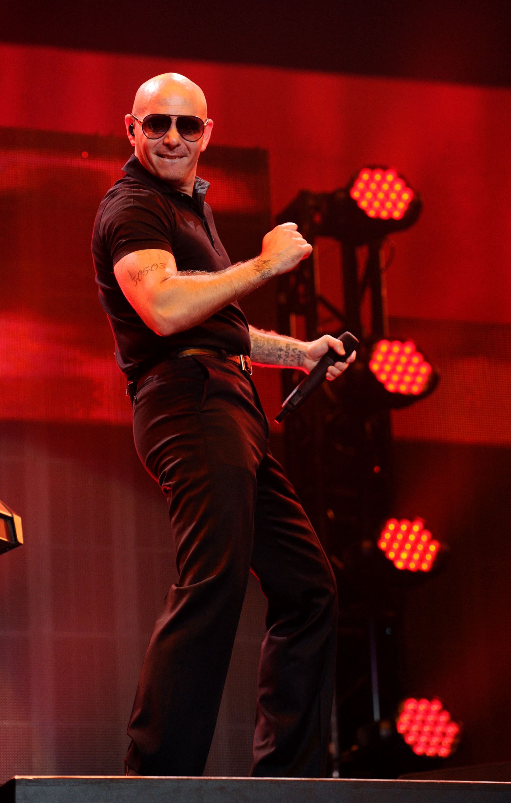 1654x2600   Скачать бесплатно обои Pitbull Rapper [1920x1200] для рабочего стола Мобильный \ u0026 планшет | Исследуйте 74+ обоев Pitbull Rapper | Обои Pitbull Rapper Обои Pitbull Обои Pitbull