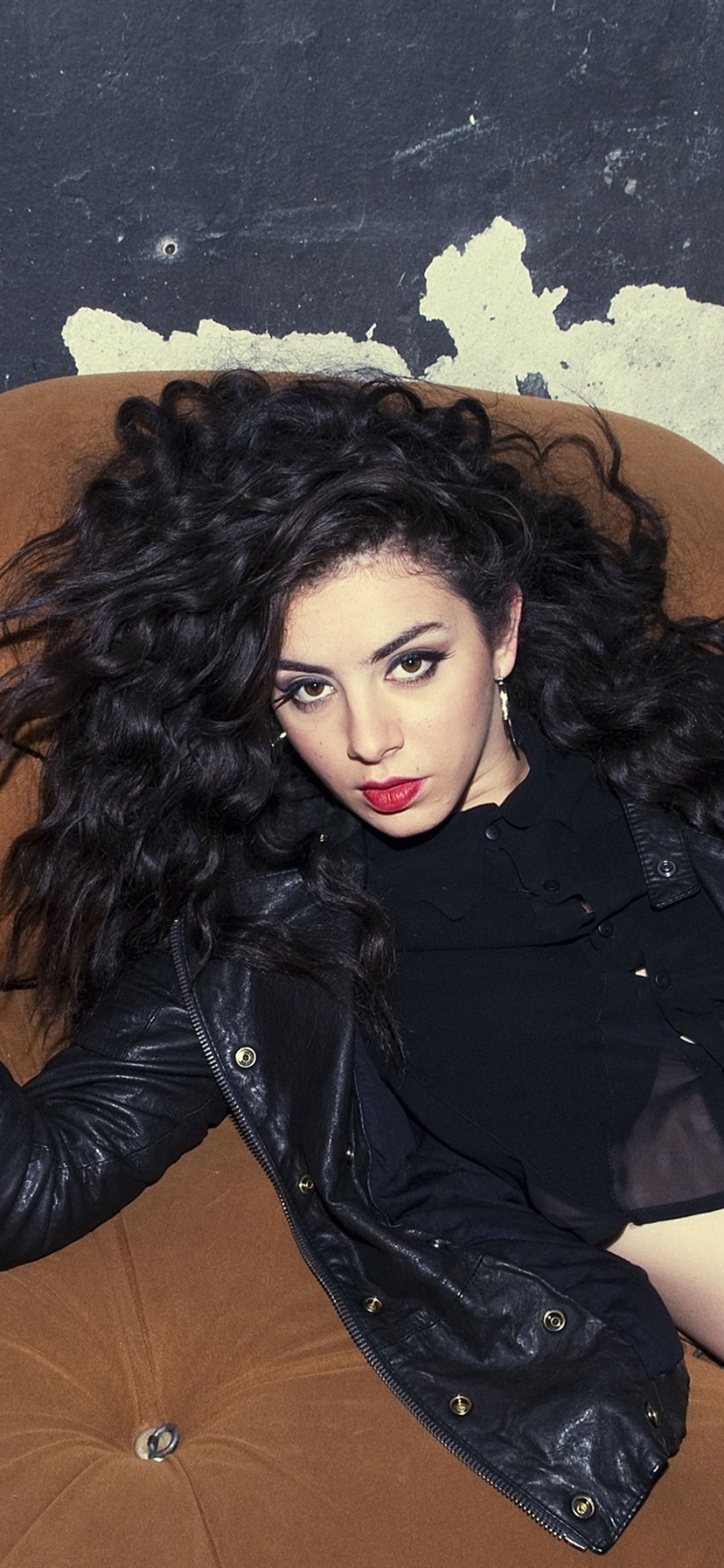 828x1792   Charli XCX обои Музыка HQ Картинки Charli XCX | 4K Wallpapers 2019