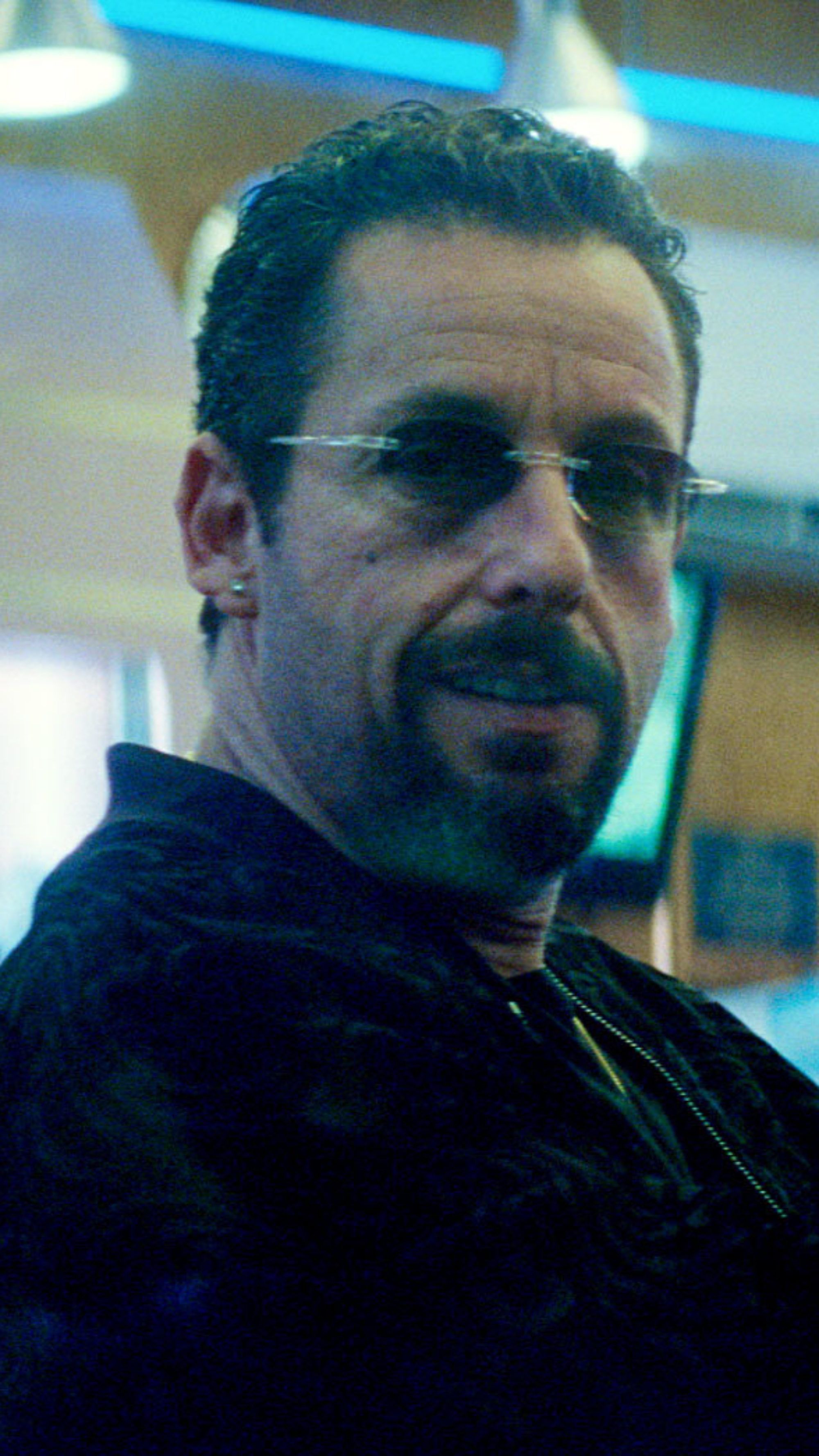 2000x3554  Uncut Gems - Лучшие бесплатные фоны Uncut Gems - WallpaperAccess