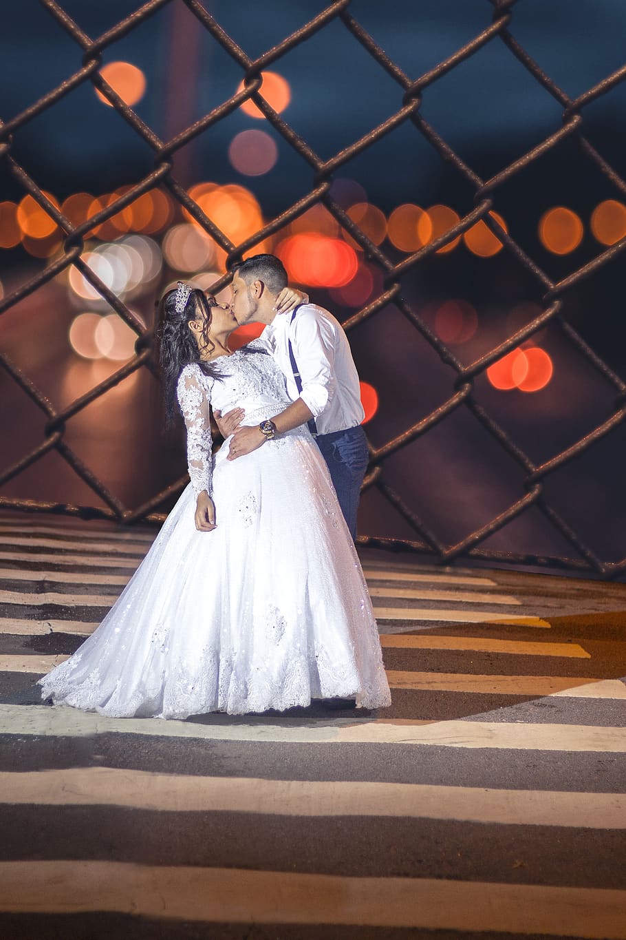 910x1365  HD обои: свадьба золото casal любовь свет кольцо женщина история любви | Обои Flare