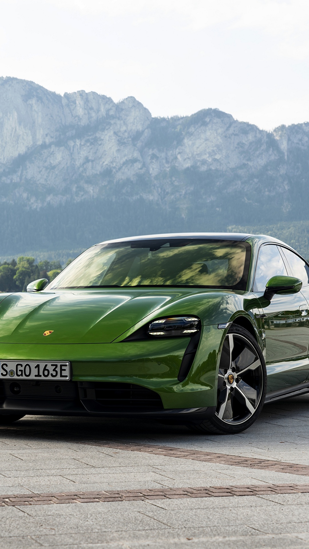 1080x1920   Обои Porsche Turbo S 2020 Taycan Green Metallic 1080x1920