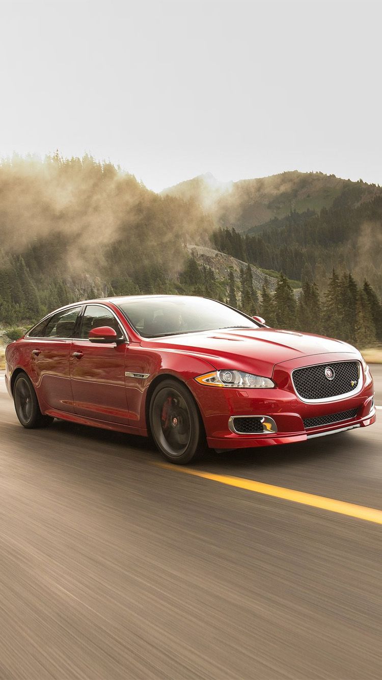 750x1334   Скачать обои 1350x2400 jaguar xf s awd белый вид сбоку движение iphone 8 + / 7 + / 6s + / 6 + для параллакса hd фон