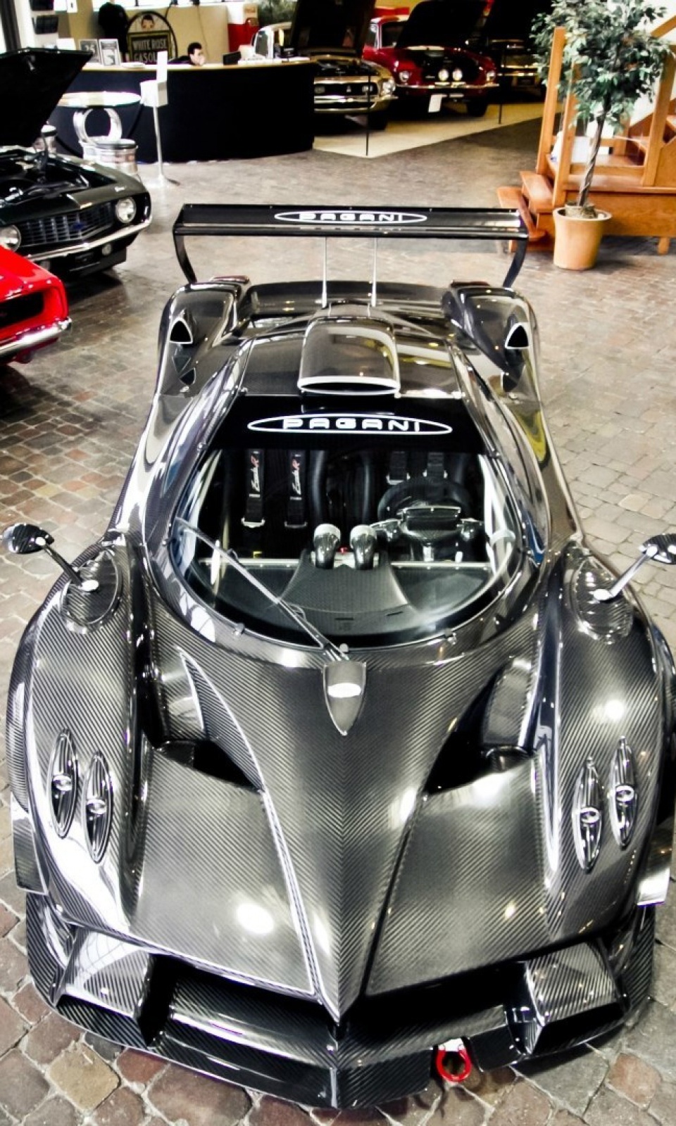 960x1600  Pin от Jaswant Chaudhary на Cars And Coffee in 2020 | Pagani huayra Pagani Sports car wallpaper