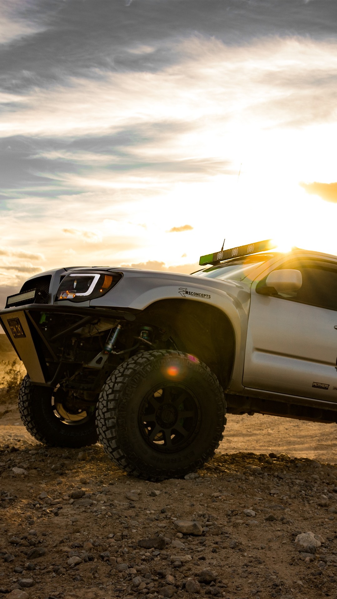 1080x1920  Ariel Atom 500 V8 | evo