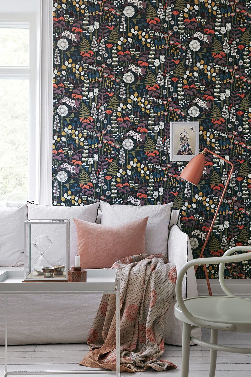 800x1200  Hoppet Черные народные обои из коллекции Wonderland от Брюстера - BURKE DECOR