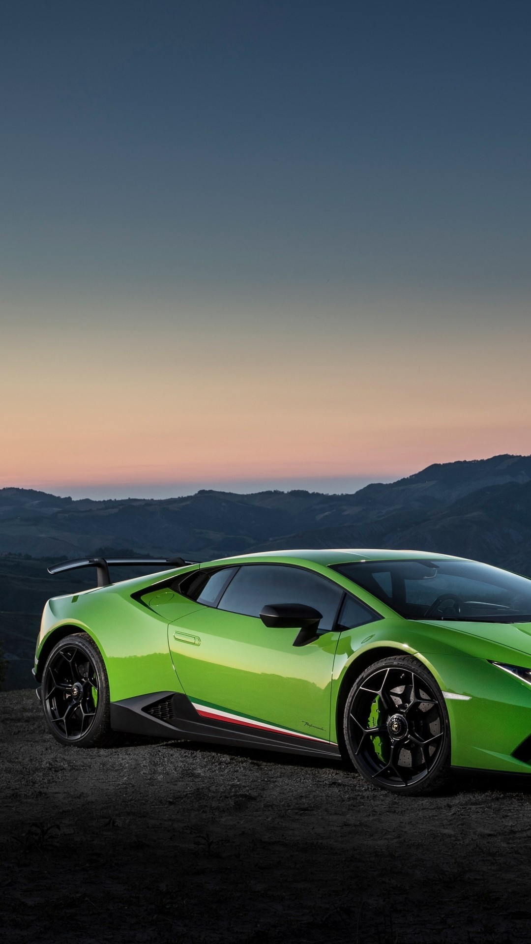 1080x1920   Lamborghini Huracan Green Side View Supercar Cars - 2018 Lamborghini Huracan Performante Green - 1080x1920 - Загрузить HD обои - WallpaperTip
