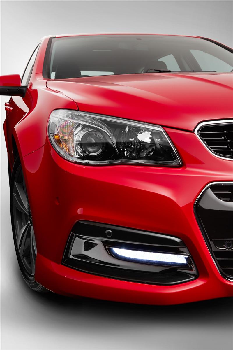 800x1200  2014 Holden VF Commodore Sportwagon SV6 Новости и информация