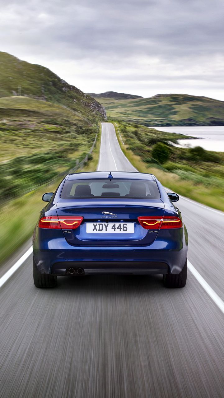 720x1280   Скачать обои 720x1280 Jaguar xe скорость движения ягуара синий автомобиль samsung galaxy mini s3 s5 neo alpha sony xperia compact z1 z2 z3 asus zenfone hd background