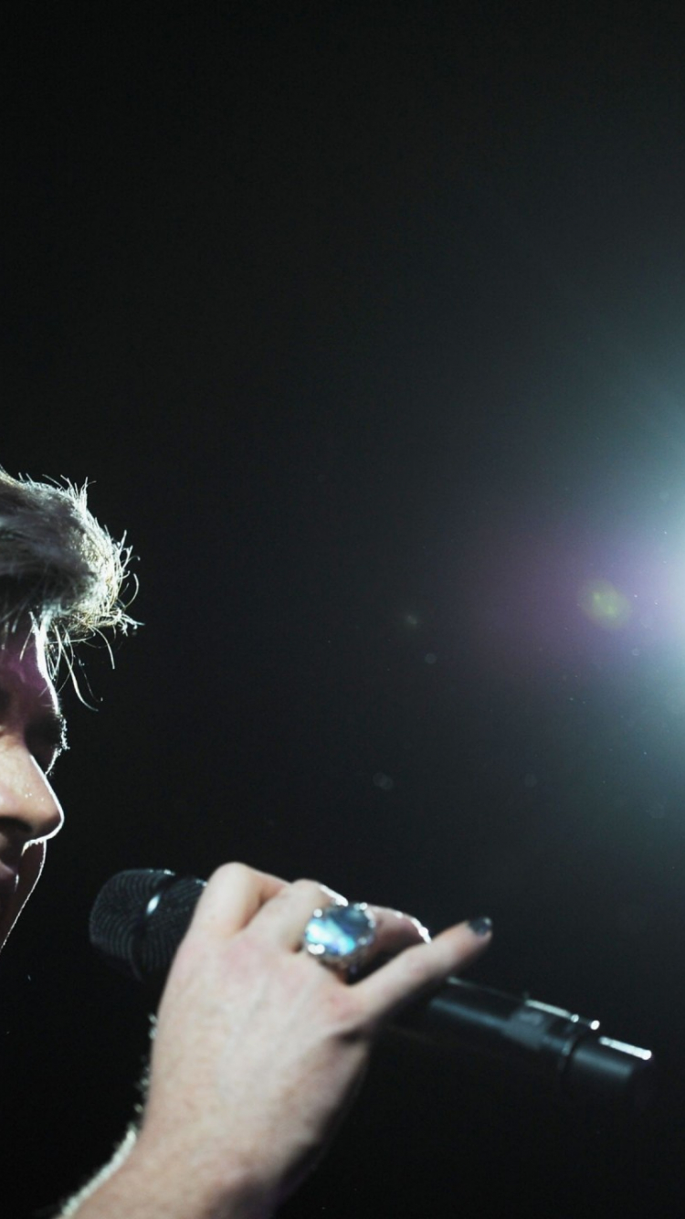 750x1334   Адам Ламберт фото 22 из 63 фото обои - фото # 309070 - ThePlace2