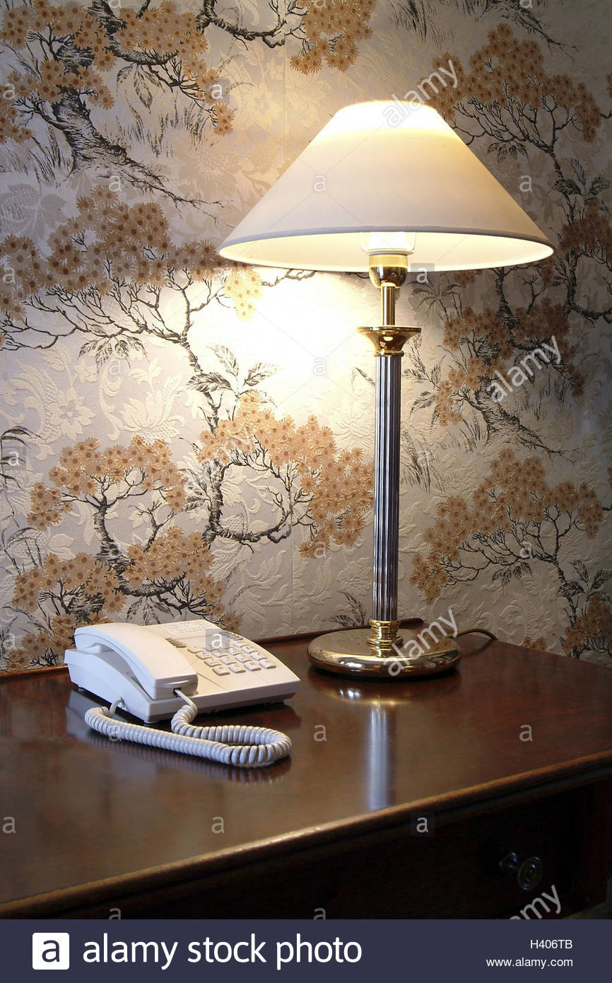 866x1390  Desk lamp phone hotel hotel room setup интерьер Фото со стока - Alamy 
