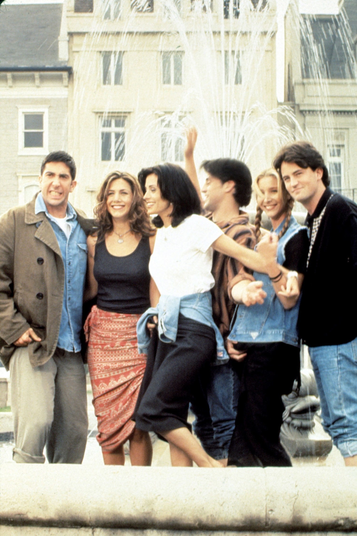 1500x2248   Друзья ТВ-шоу Обои Фонтан - Друзья ТВ-шоу Обои для телефона - 1500x2248 Обои - teahub.io 