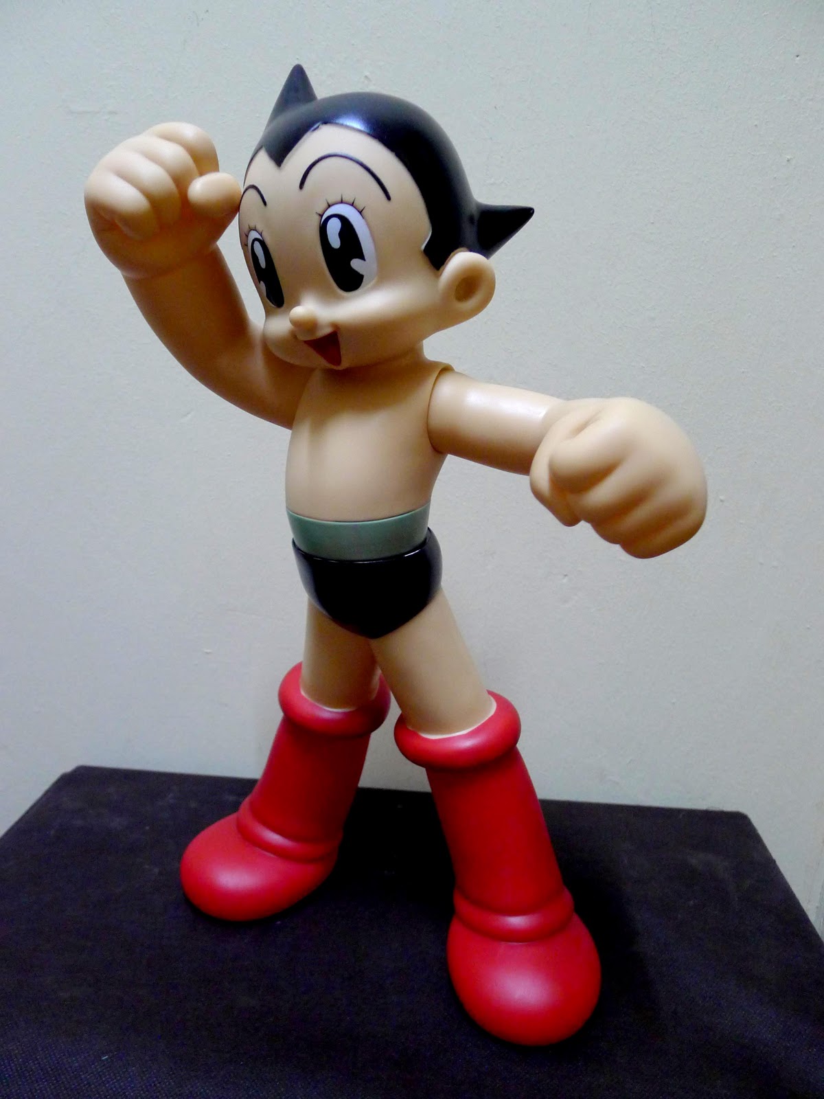 1200x1600  Astro Boy Figurine Image Wallpaper для телефона - Мультфильмы Обои