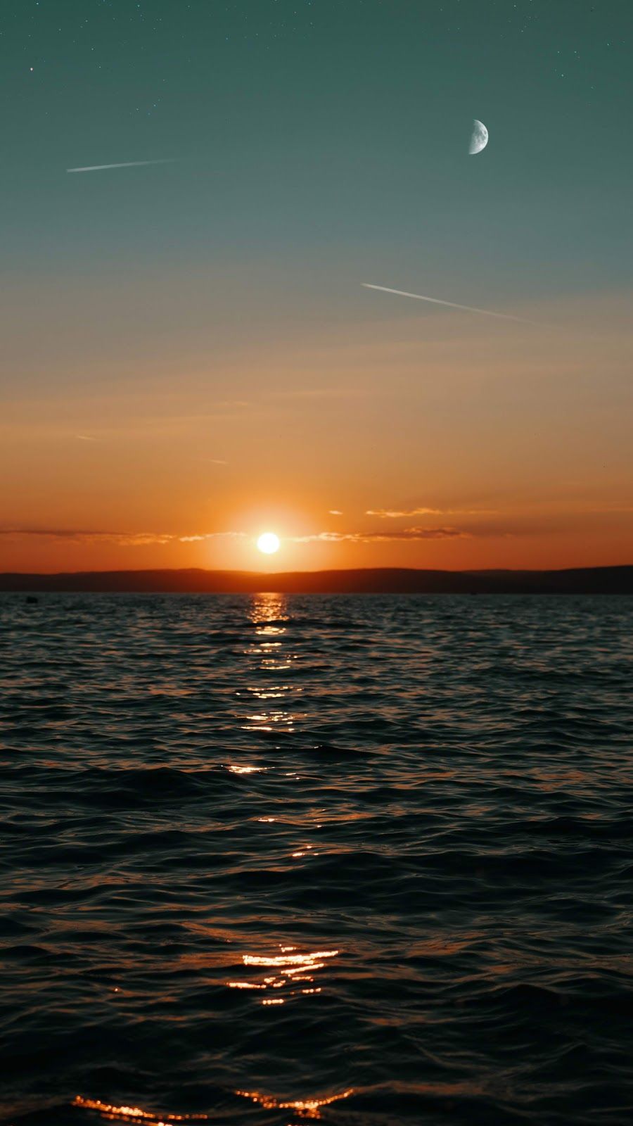 900x1600  Sun and Moon #wallpaper #iphone #android #background #followme | Закат обои Океан обои Красивые обои 