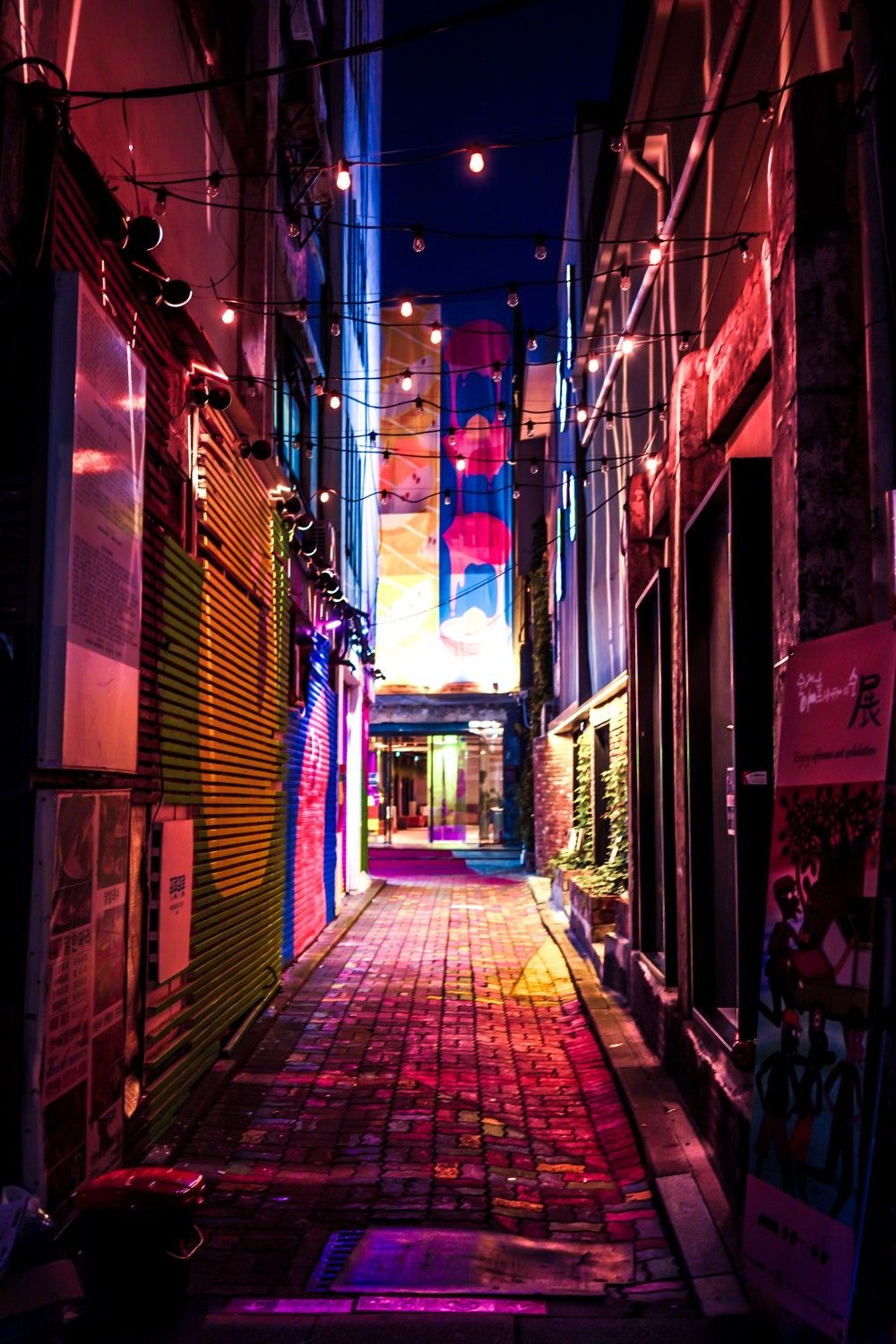 1000x1500   Переулок с подсветкой | Советы по уличной фотографии Уличная фотография Alleyway