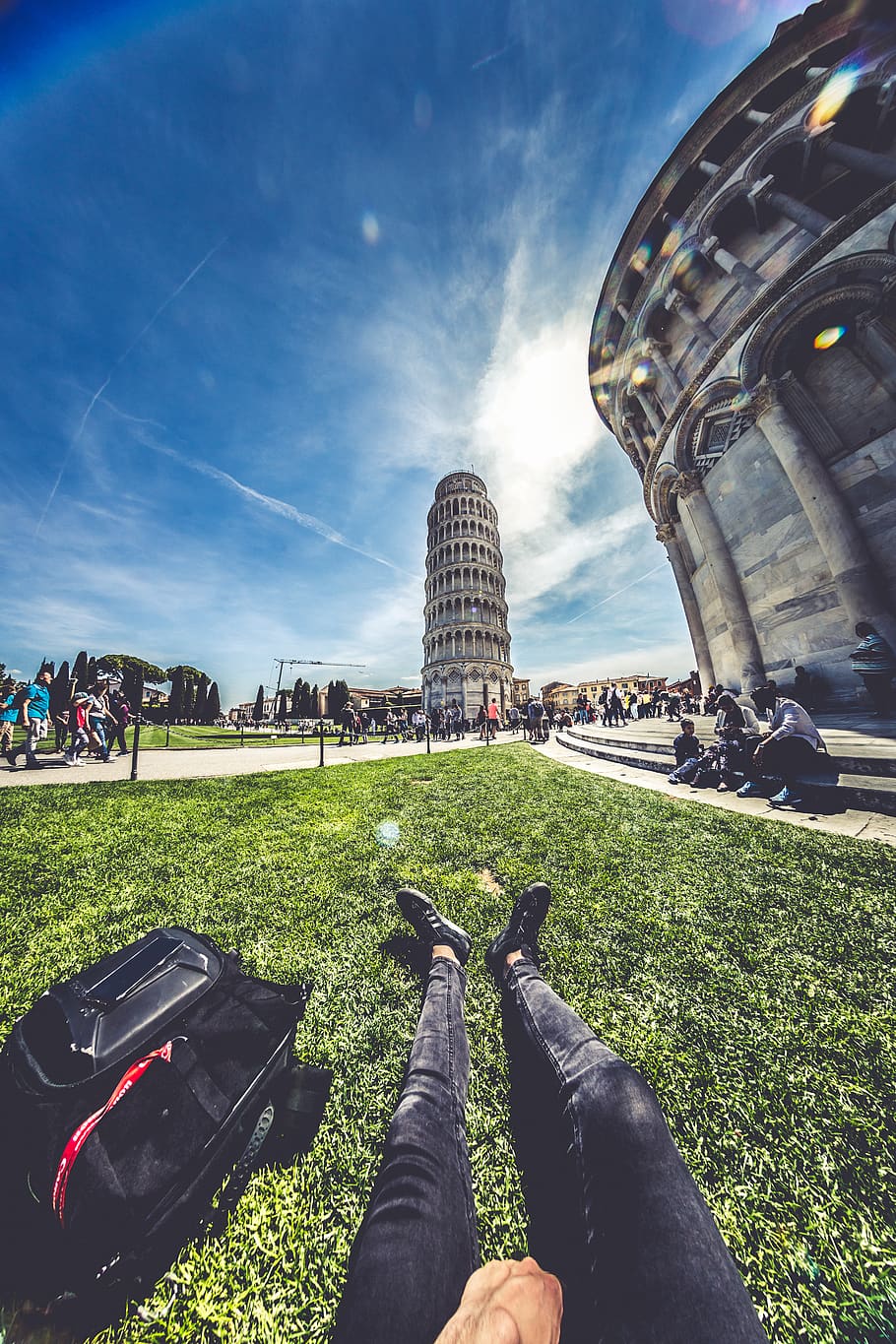 910x1365  HD обои: человек человек Италия Торре ди Пиза одежда одежда рыбий глаз | Wallpaper Flare