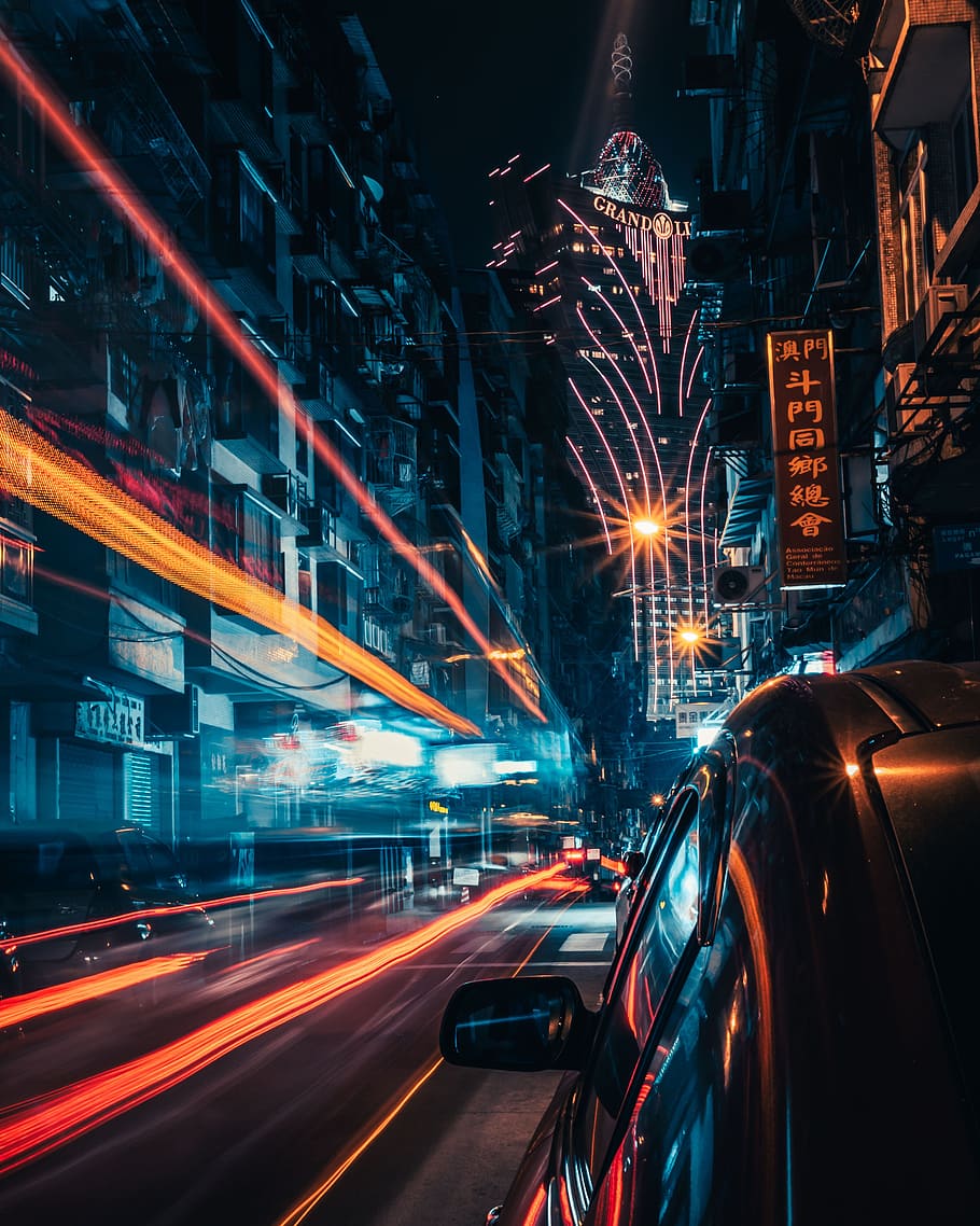 910x1138  HD обои: покадровая съемка городских улиц, зданий, дорожных фонарей | Wallpaper Flare