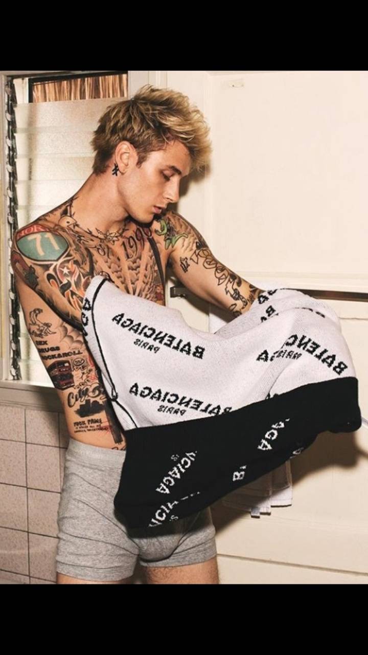 720x1280  Machine Gun Kelly Chest Tattoos - 750x1334 Wallpaper - teahub.io 