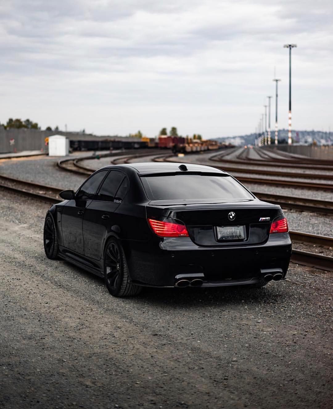 1080x1329 BMW E60 M5 черный | Bmw m5 