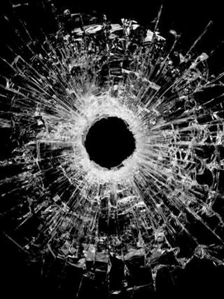 768x1024  Dark Dark Iphone Wallpaper 4k Реалистичный экран с трещинами Шутки 