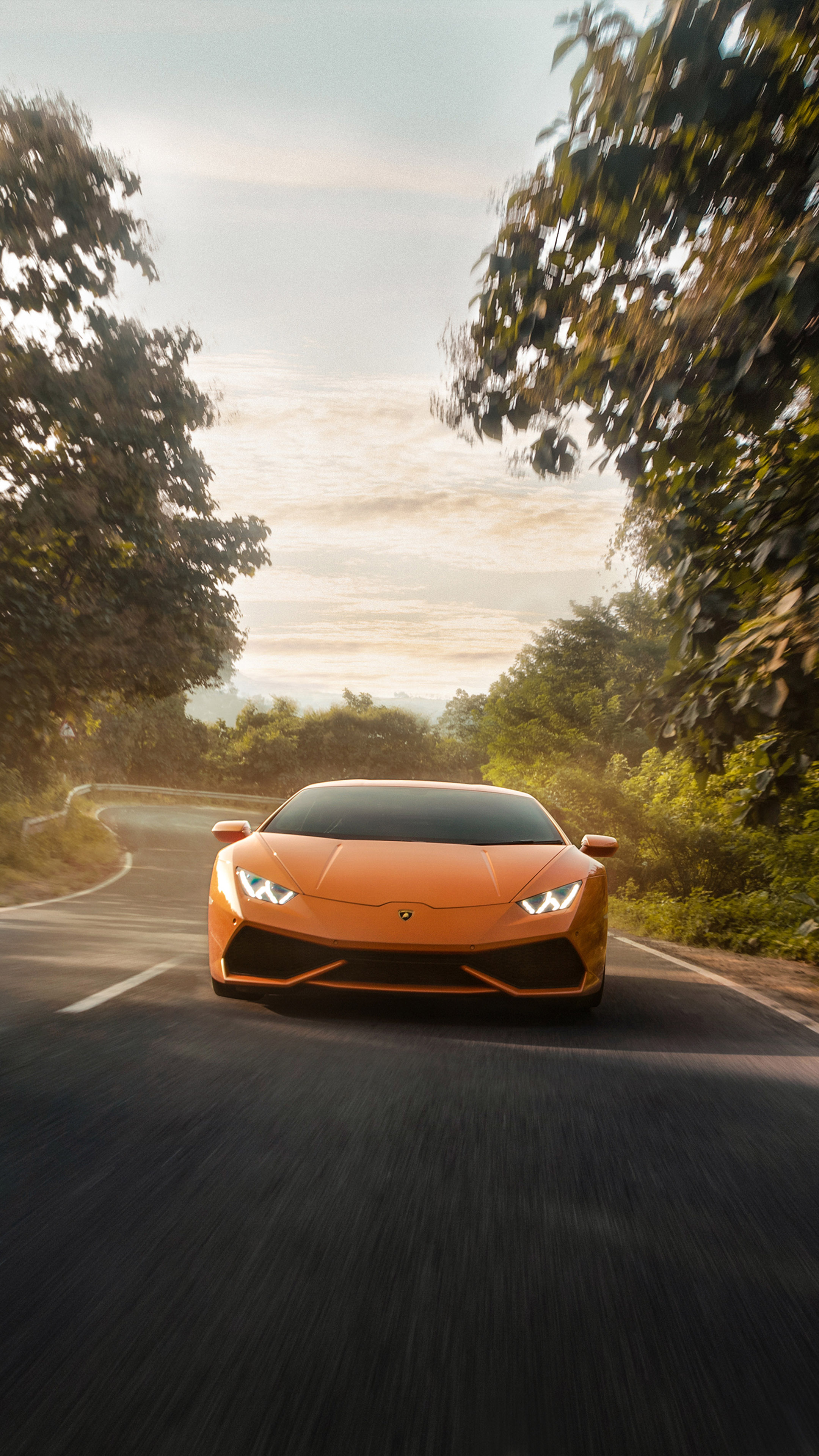 2160x3840 Orange Lamborghini Huracan 2020 Обои для телефона