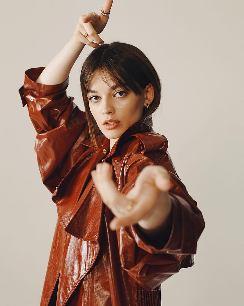 800x1000  Sex Образование «звезда Emma MacKey Wraps Up стильный бег на консервах 2019: Photo 1227995 | Дэн Уитлам, Эмма Макья Фотографии | Просто Джаред младший .