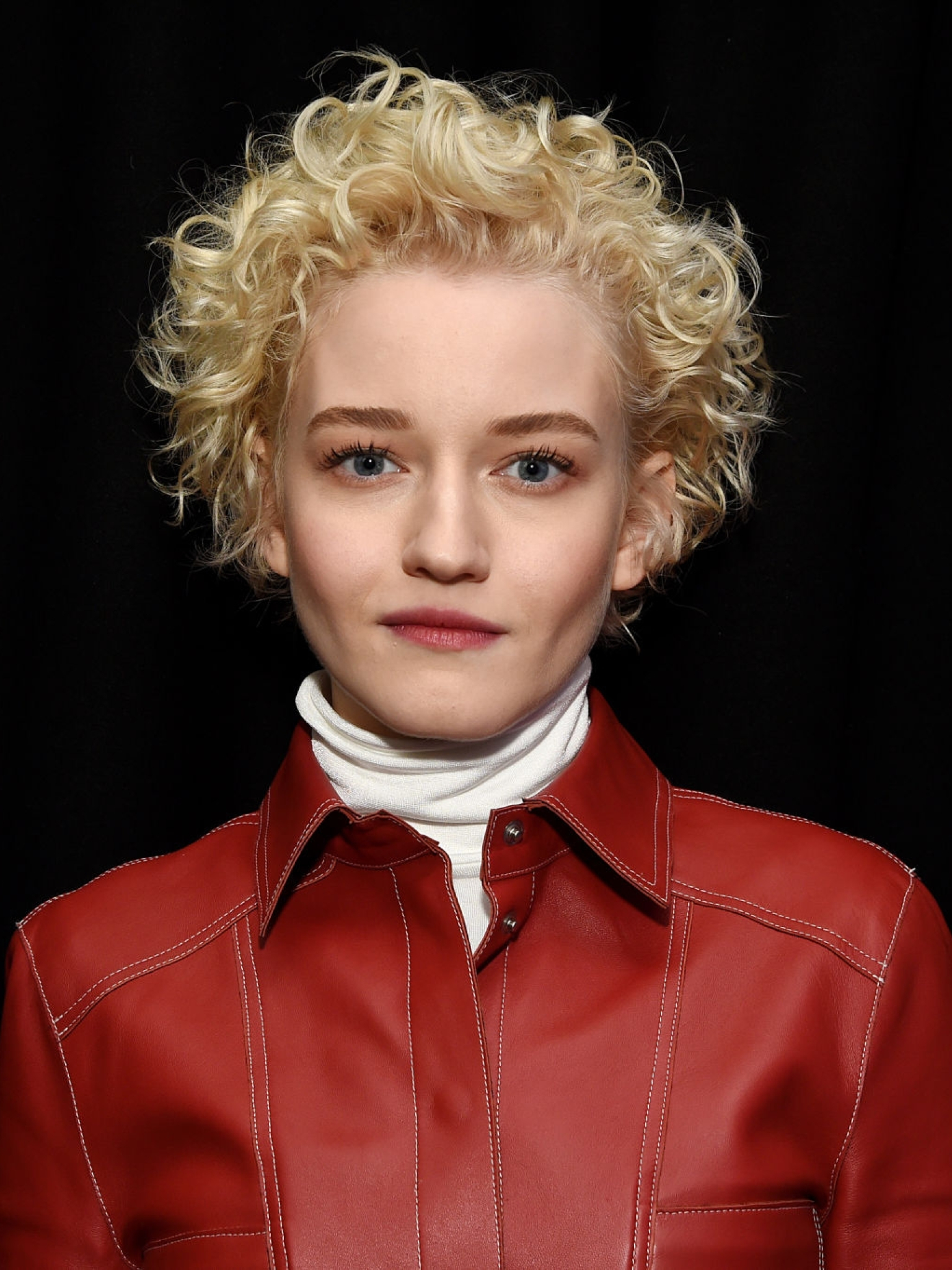 1536x2048  2048x2732 Юлия Garner 2020 2048x2732 Разрешение Обои, HD знаменитостей 4K обои, изображения, фотографии и фона - обои для обоев на рабочий стол HD обои |. ID # 89145 