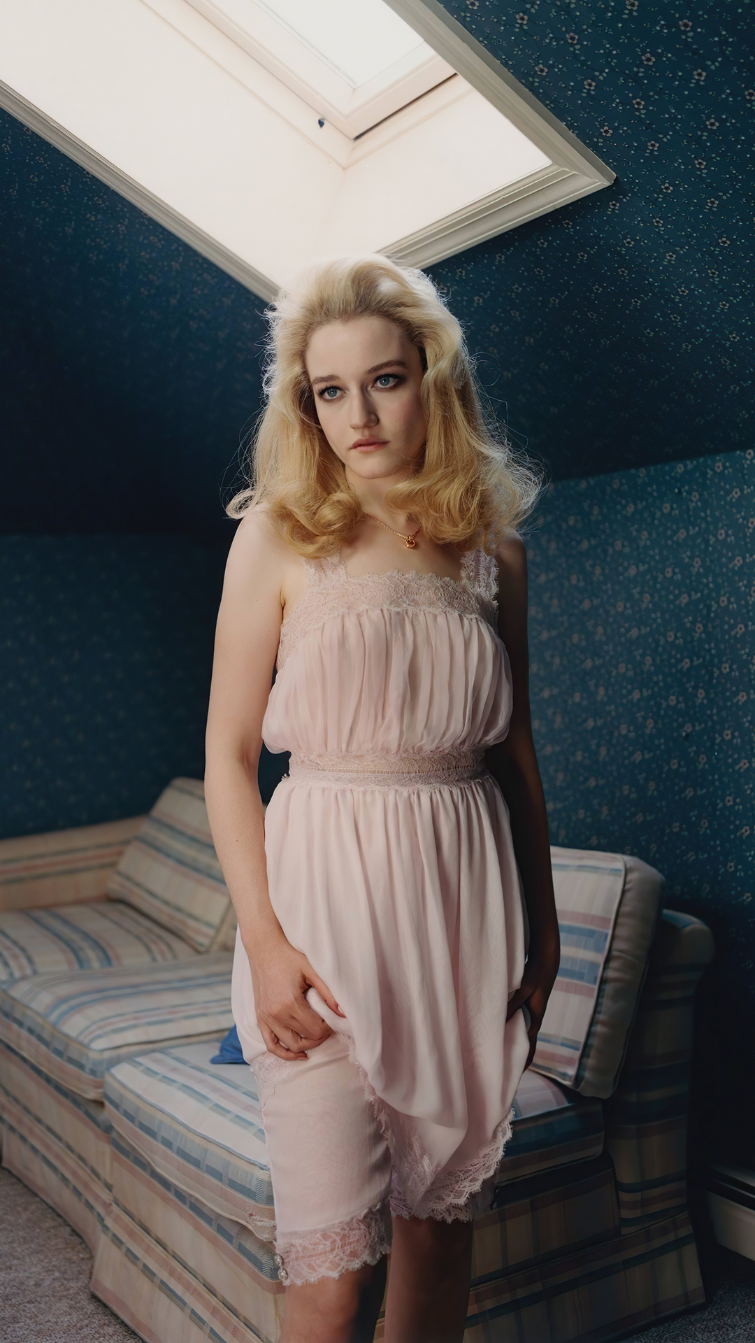 1080x1920  julia garner