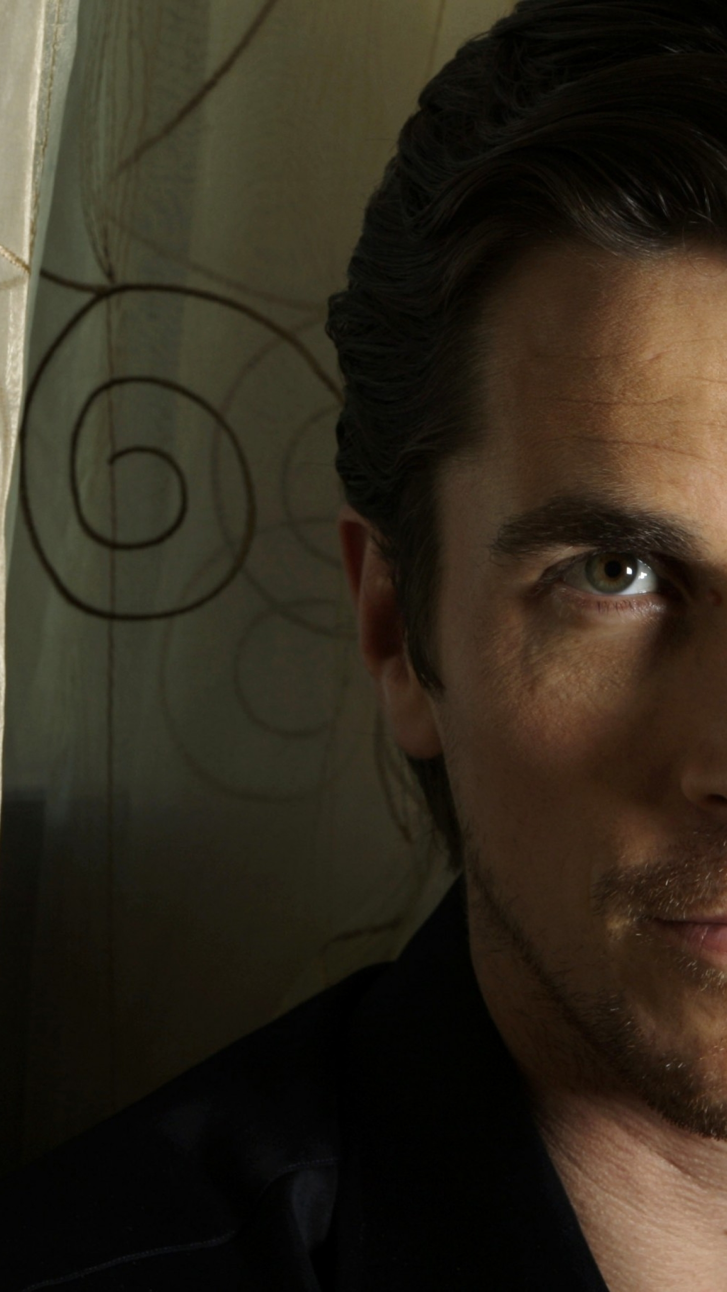 1440x2560  christian Bale 2019 обои - обои Chave