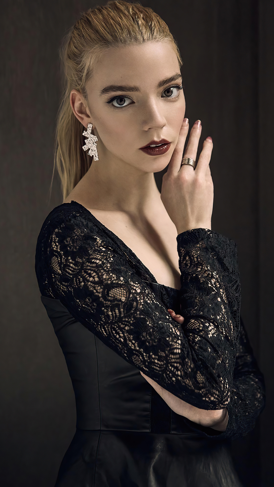 1080x1920  celberity Anya Taylor-Joy - Mobile Abysss