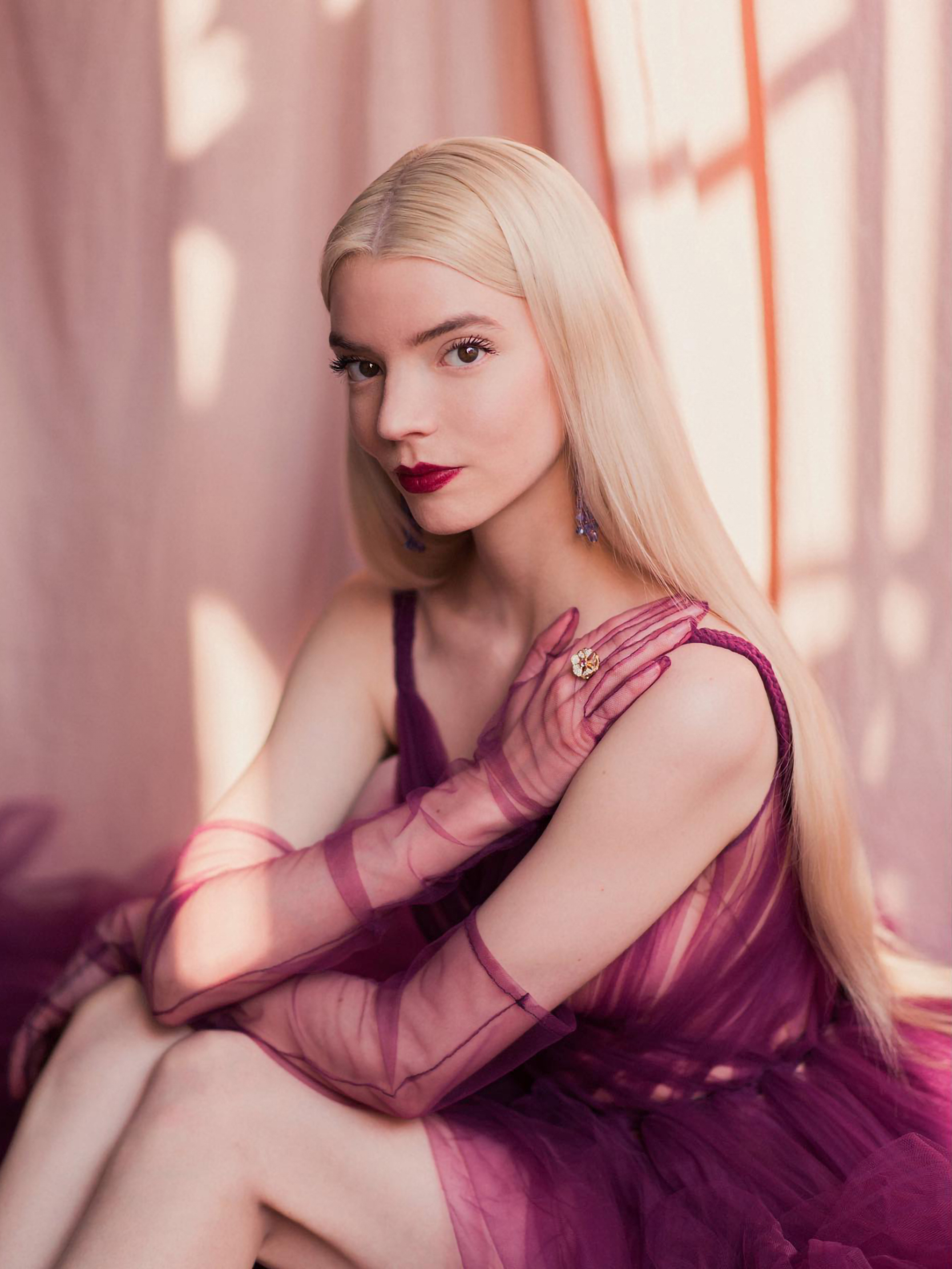 1668x2224  1080x1920 Anya Taylor Joy 2021 Золотые глобусы Портрет 5K iPhone 7,6S, 6 Plus, Pixel XL, One Plus 3,3T, 5 HD 4K обои для рабочего стола, изображения, фоны, фото и фотографии 