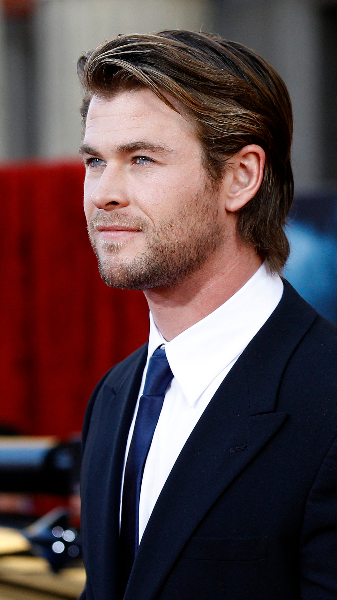 1080x1920  chris hemsworth 2021 обои - обои на рабочий стол - обои Cave