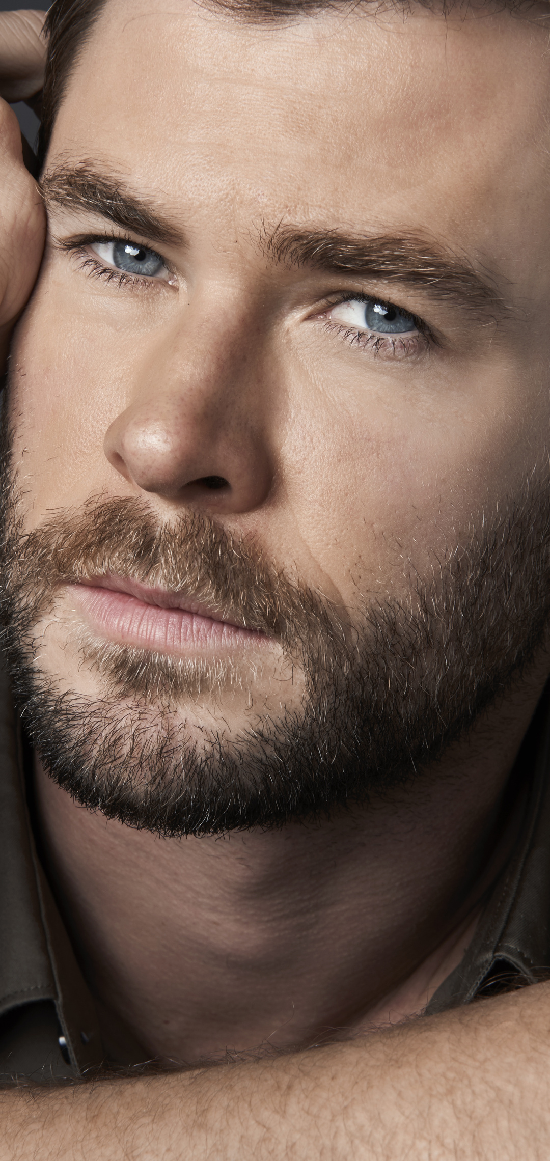 1080x2280  best Chris Hemsworth iPhone 11 HD Wallpapers - IilikeWallpaper