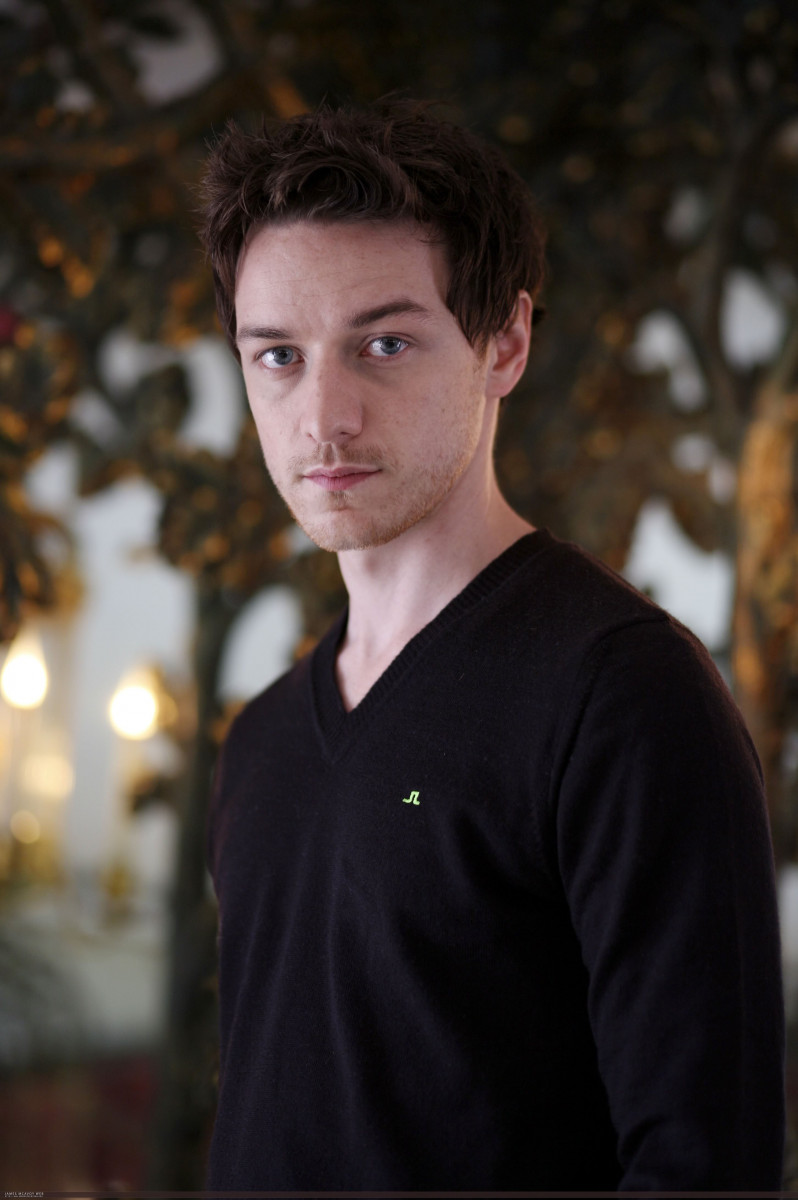798x1200  celberity James Mcavoy - Mobile Abyss