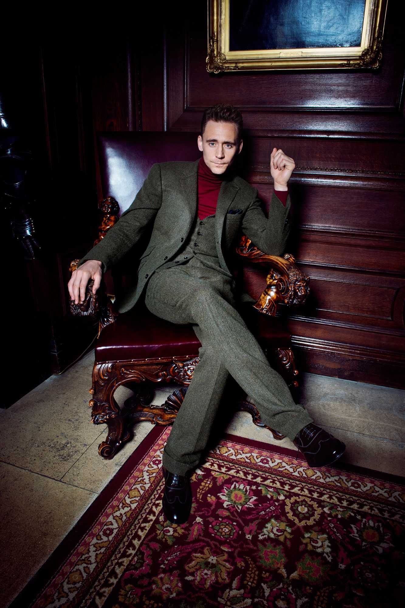 1333x2000  celberity Tom Hiddleston - Mobile Abyss