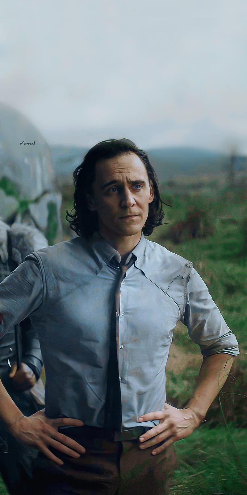 800x1600  _celberity Tom Hiddleston - Mobile Abyss