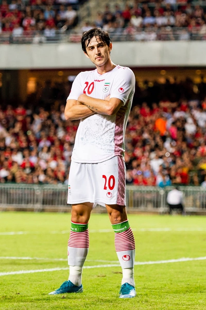 800x1201   Mário Fernandes Caminha Para o Meio Campo Após Perra o Pêнанальти Contra Croácia - Rússia 2 (3) X (4) 2 Croácia (... | Футбольный плакат, футбол - это жизнь, футбольные игроки