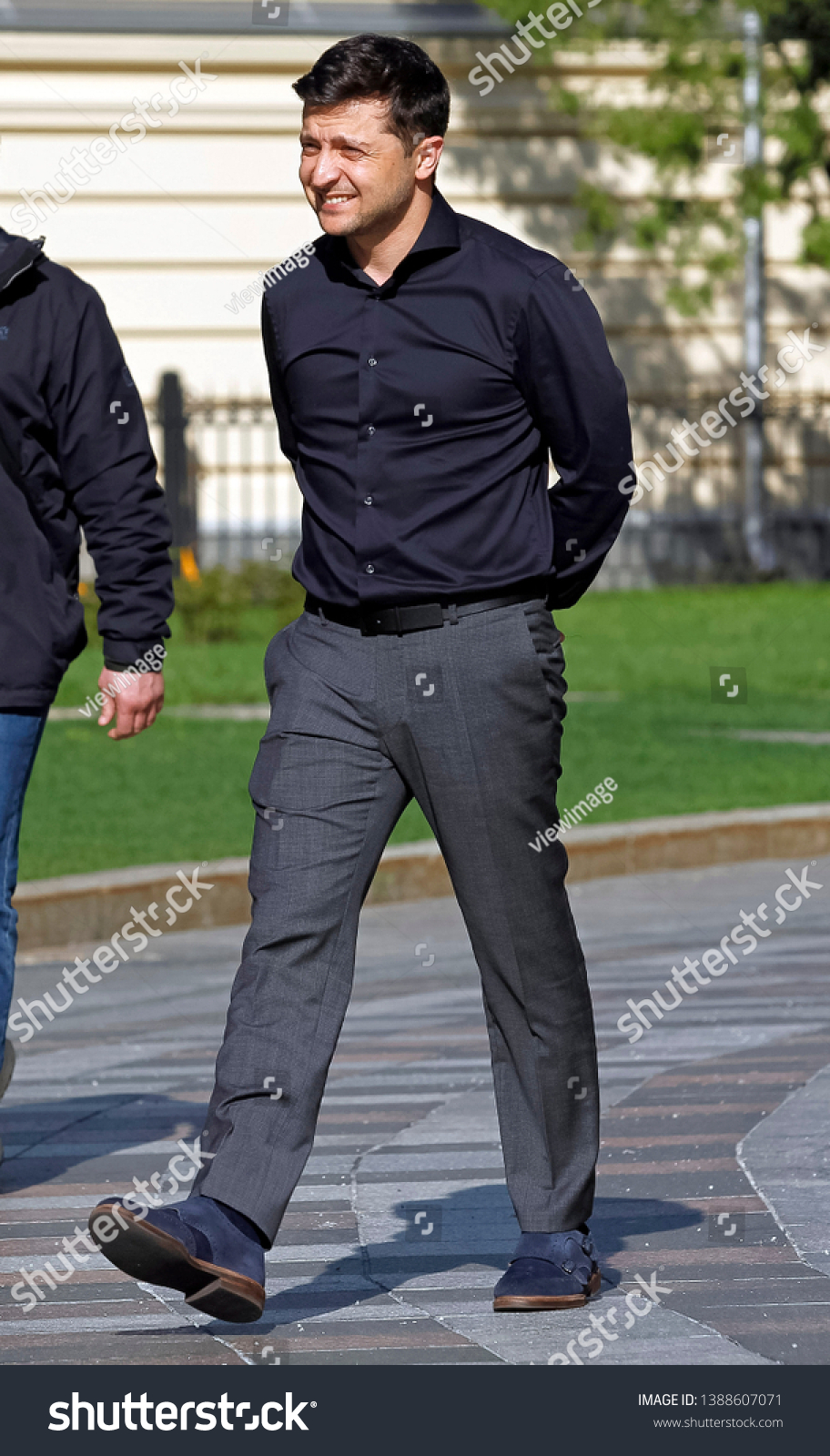 912x1600  _newly избрал президент Украины, избранный Владимирский президент Украины. На вопрос о замечаниях посла его страны в Великобритании, который предложил Киеву могло покинуть эти амбиции на ... 