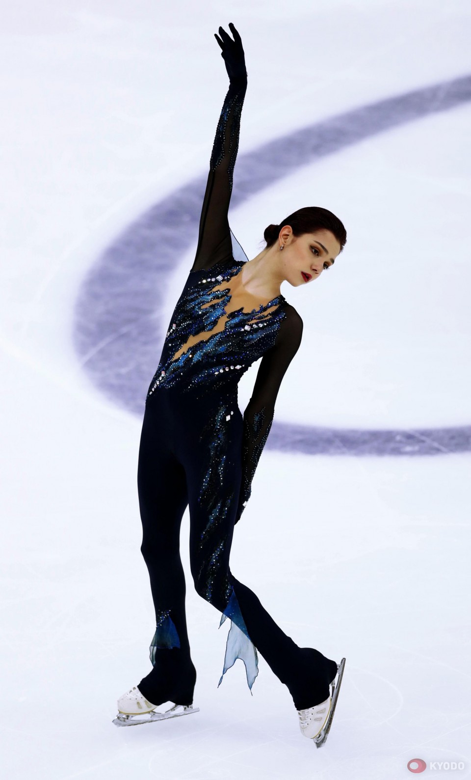 960x1588  evgenia Медведева 13 декабря 2015 г. - Россия | Фигурное катание, фигурные костюмы, фигурические кожуры 