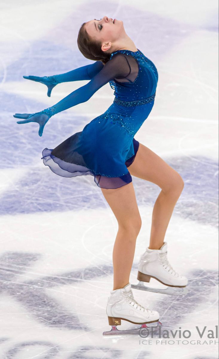 733x1200  _anna Щербакова |. o Doux Printemps D'Autrefois | Фигурное катание, Зеленые волосы, платья для фигурного катания 